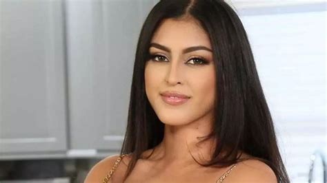 sohpia leone|5 Facts About Adult Star Sophia Leone Who Died At 26 .